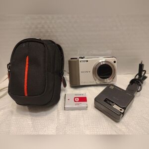 Sony Cyber-shot G DSC-HX7V,16mp Digital Camera